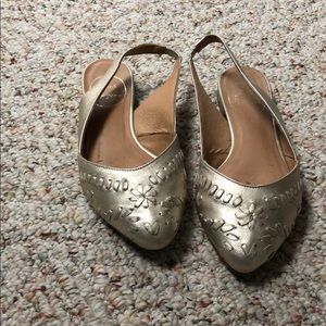 Jack Rogers champagne slides 5.5M